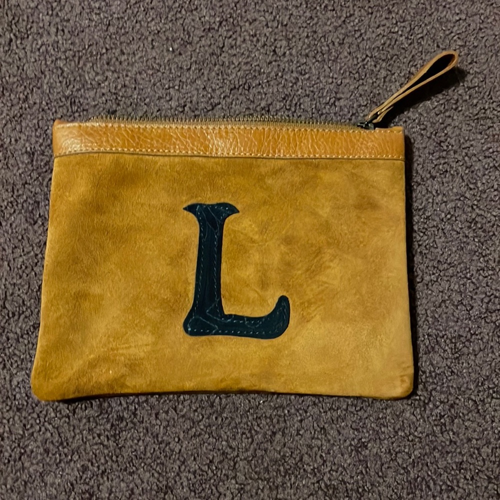“L” embroidered Sundance women’s cosmetic bag